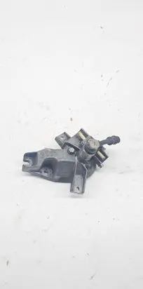 Audi A6 S6 C4 4A Fuel filter bracket/mount holder 074127445A