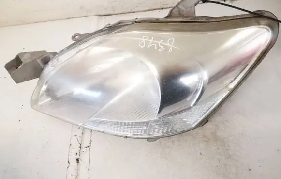 Toyota Yaris Headlight/headlamp