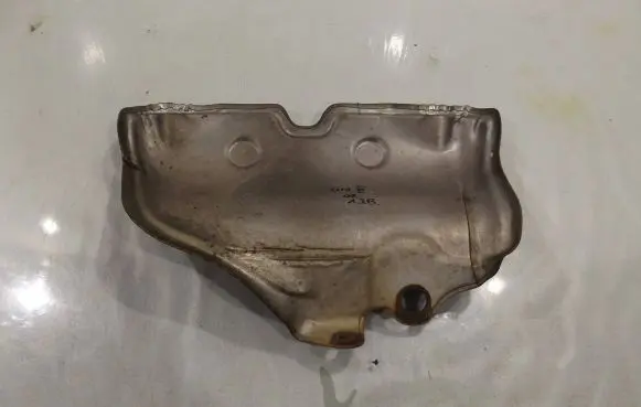 Renault Clio III Heat shield in engine bay 8200697705