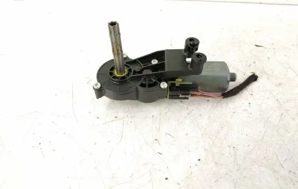 Mercedes-Benz CLS C218 X218 Seat adjustment motor 0390203325 P1-07256-02