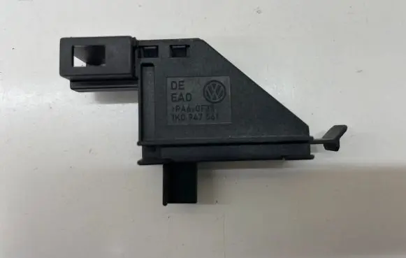 Volkswagen Jetta V Other switches/knobs/shifts 1K0947561