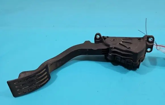 Ford C-MAX I Accelerator throttle pedal 3551-9F836-AF IMPRK1384902