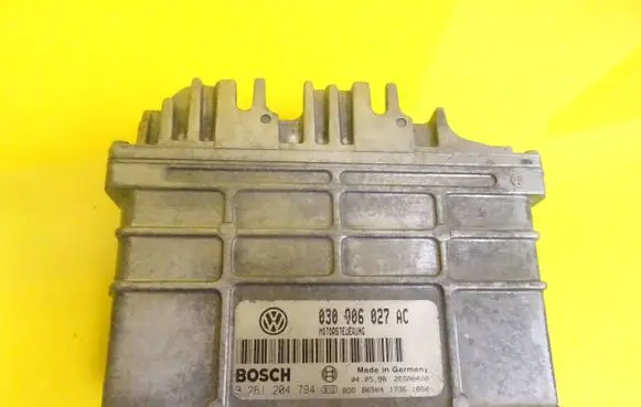 Volkswagen Polo III 6N 6N2 6NF Engine control unit/module 030906027AC 0261204794