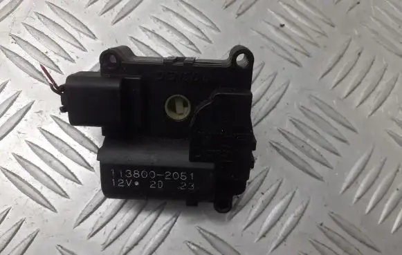 Toyota Avensis T250 Central body control module 113800-2051