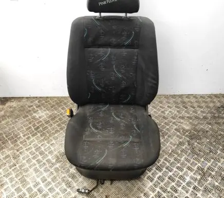 Volkswagen Golf III Front driver seat 
