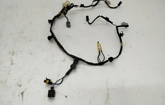 Mitsubishi Colt Tailgate/trunk wiring harness MN108060