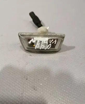 Opel Meriva B Front fender indicator light