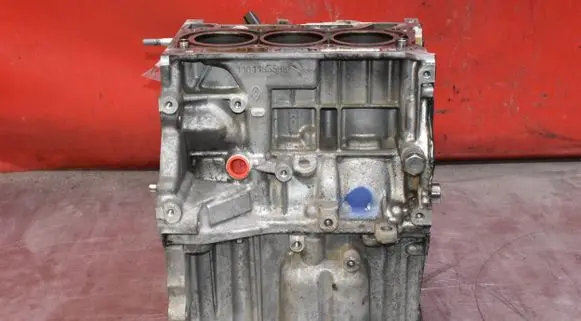 Nissan Micra C+C Engine block H4B