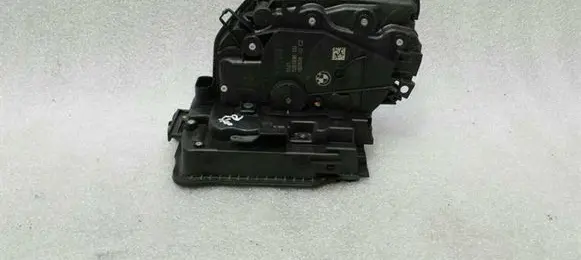 BMW X1 F48 F49 Front door lock 7281936