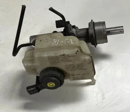 Volkswagen Golf Plus Brake fluid reservoir 1K1611301 03350886321