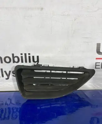 Renault Megane I Front bumper upper radiator grill