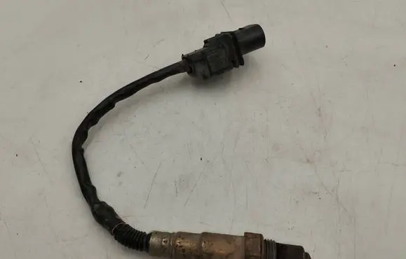 Audi A6 S6 C6 4F Lambda probe sensor 07L906262K 13387463 0258007330