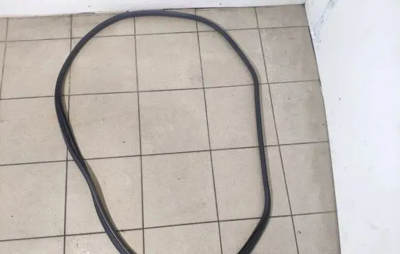 Rubber seal rear door
