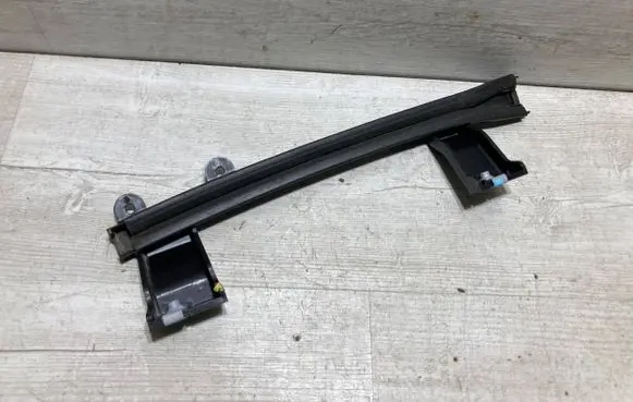 Opel Crossland X Front door windshield rail 13454323