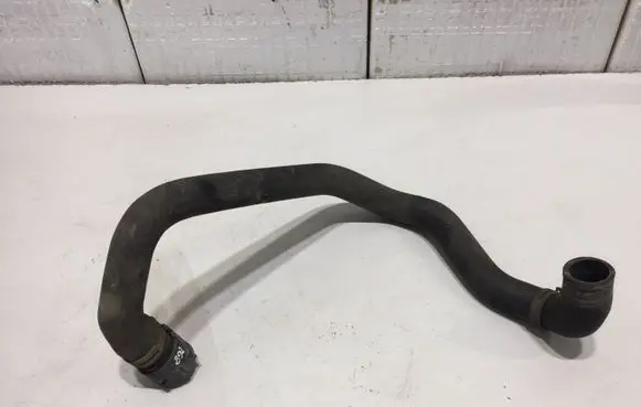 Volkswagen PASSAT B6 Engine coolant pipe/hose 3B0122291C