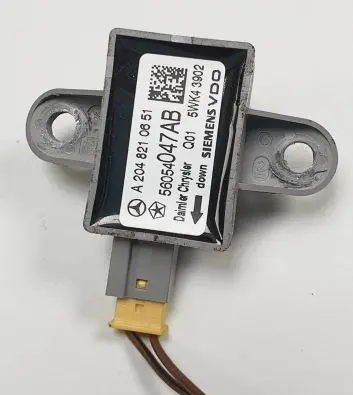 Mercedes-Benz GLK (X204) Airbag deployment crash/impact sensor A2048210651