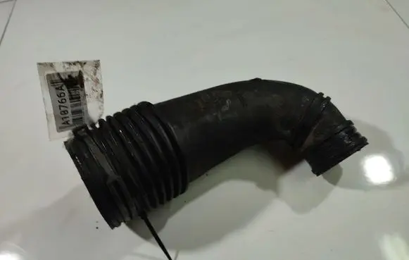 Volkswagen Touareg I Air intake hose/pipe 7L6128628