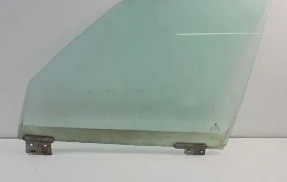 Skoda Felicia II Front door window glass four-door 6U0845021A
