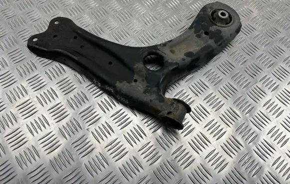 Volkswagen Polo V 6R Front lower control arm/wishbone