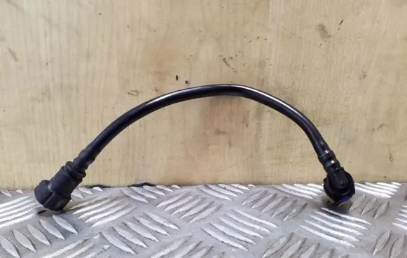 Ford Focus Clutch pipe/line AV617T504DB