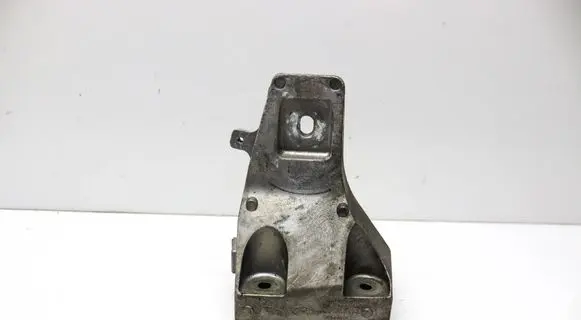 Land Rover Range Rover Sport L461 Engine mounting bracket M8E26037AA