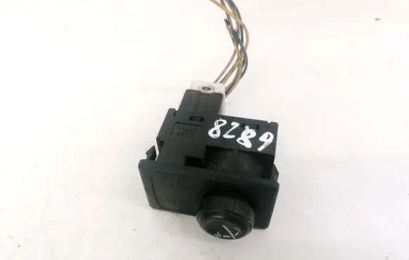 Nissan Almera Tino Wing mirror switch