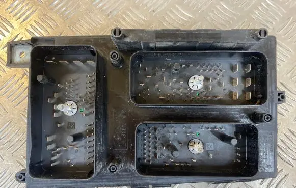 Opel Zafira B Fuse module 13206754 5DK00866838