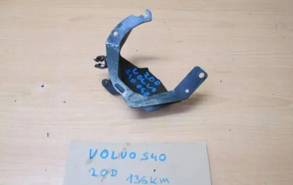 Volvo S40, V40 Radiator mount bracket 31497198