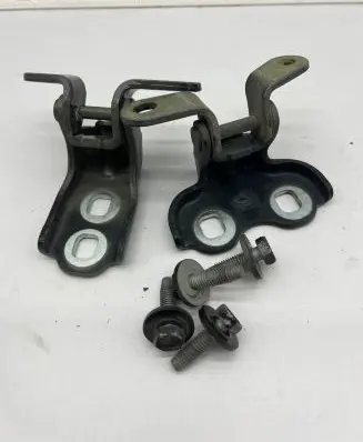 Citroen C3 Aircross Front door hinge set A046057 P17241 P17272
