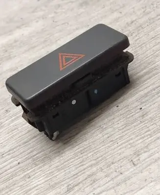 BMW 5 E34 Hazard light switch 1390751