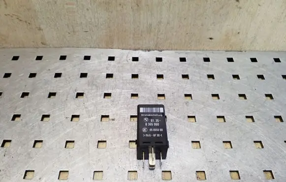 BMW X5 E53 Other relay 61358365960 05065000