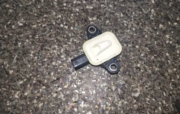 Fiat 500X Airbag deployment crash/impact sensor 51943478