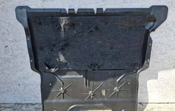 Audi A1 Engine splash shield/under tray 2Q0825236G 2Q0825236H