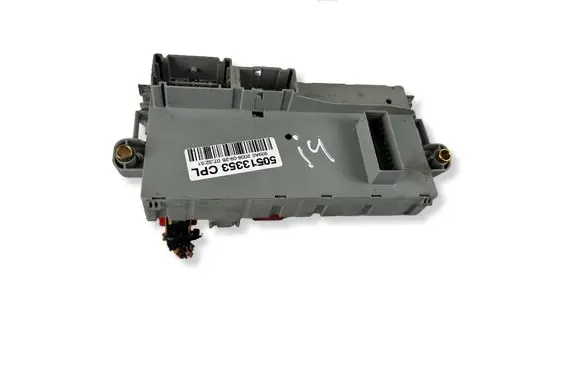 Alfa Romeo 159 Fuse module 50513353