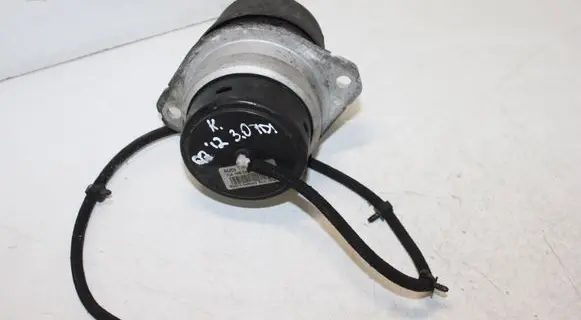 Audi Q7 4L Engine mount bracket 7L8199131F