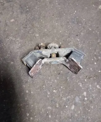 Subaru Legacy Gearbox mount 41022AE12A