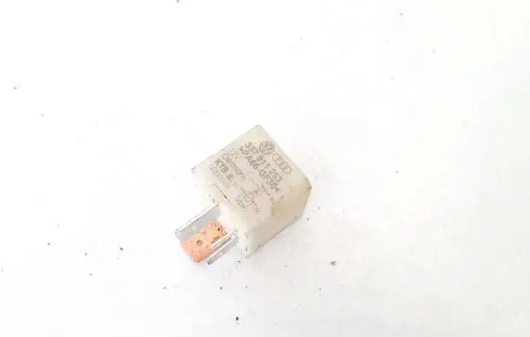 Volkswagen Golf IV Other relay 357911253