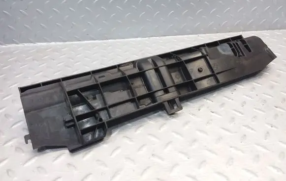 BMW 1 E81 E87 Radiator mount bracket 7524912