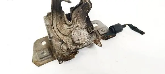 Volvo C30 Engine bonnet/hood lock/catch 