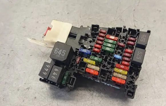 Volkswagen Golf VII Fuse module 5Q0937615C