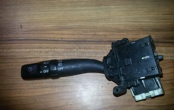 Toyota Avensis T250 Indicator stalk 173650