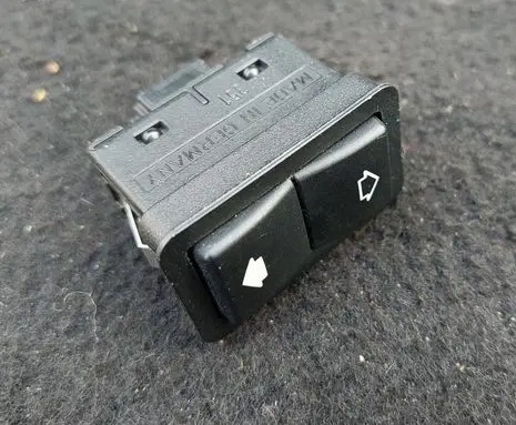 BMW 5 E39 Electric window control switch 8368974 1234
