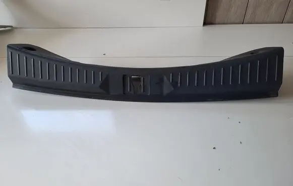 Ford Kuga II Tailgate/boot lid lock trim 