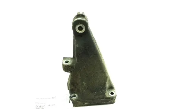 Mercedes-Benz Vito Viano W639 Engine mounting bracket A6462230204