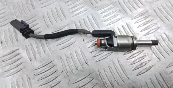 Volvo S90, V90 Fuel injector 31336653