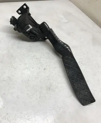 Volkswagen Touareg I Accelerator throttle pedal