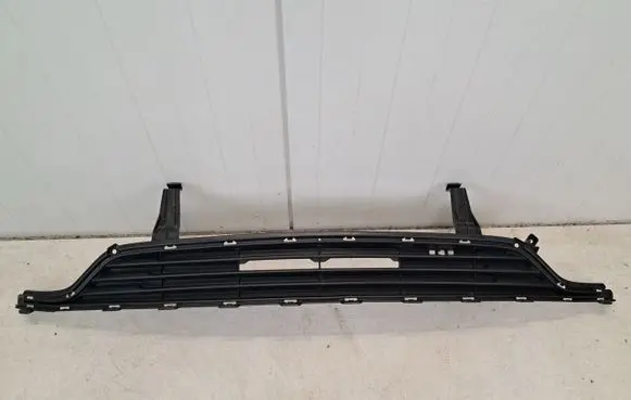 Front bumper lower grill
