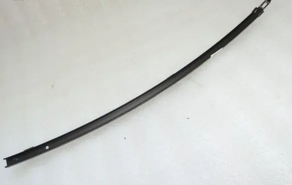 Suzuki SX4 S-Cross Front door window/glass frame 8171061M00