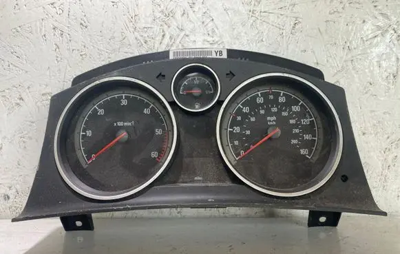 Opel Zafira B Speedometer (instrument cluster) 13309001