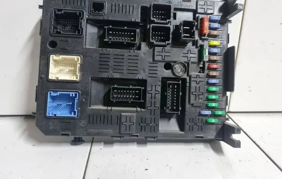Toyota Proace Comfort/convenience module 967847688001 230459502 20977771